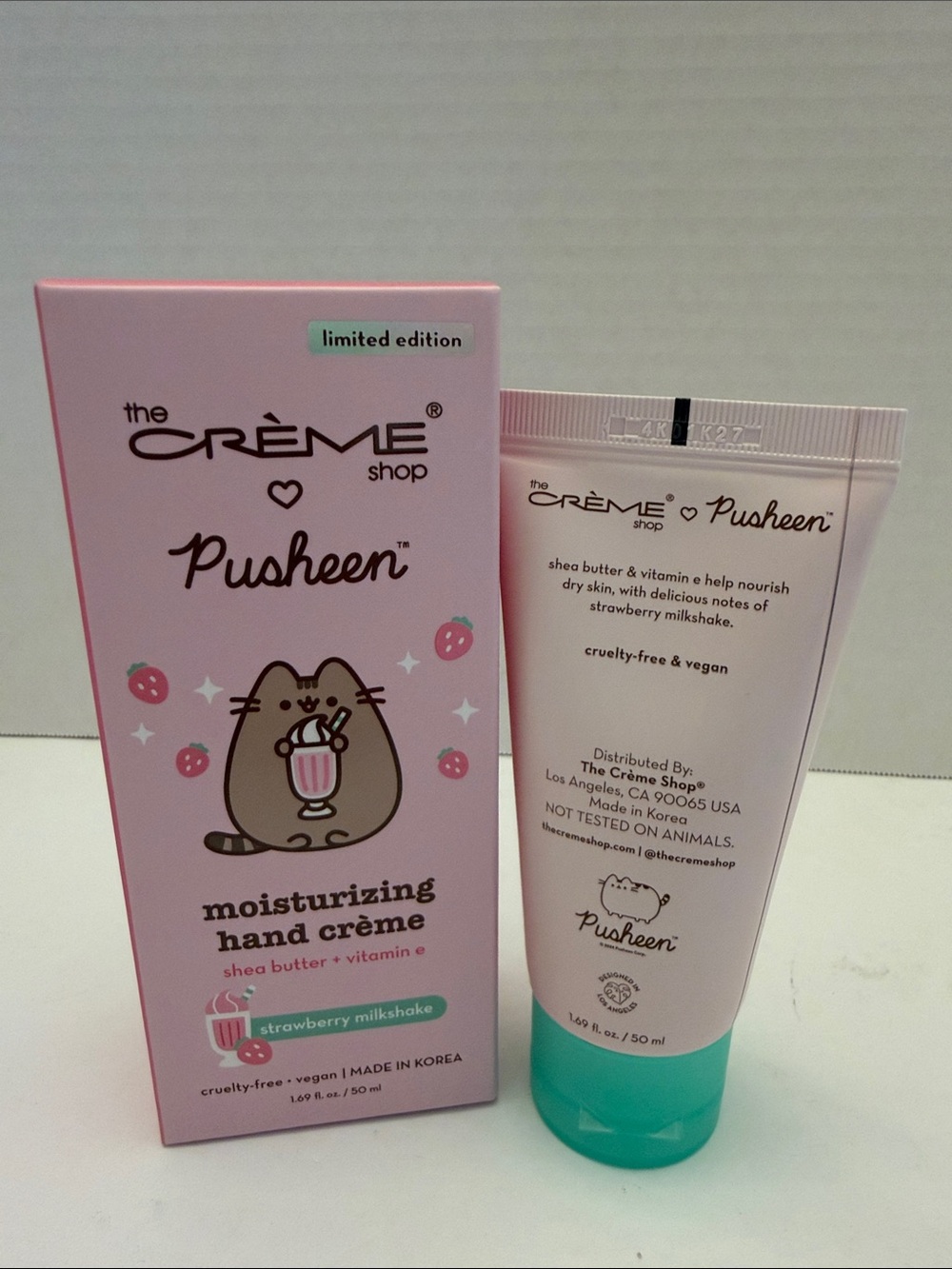 The Crème Shop x Pusheen Strawberry Milkshake Moisturizing Hand Crème - Pink